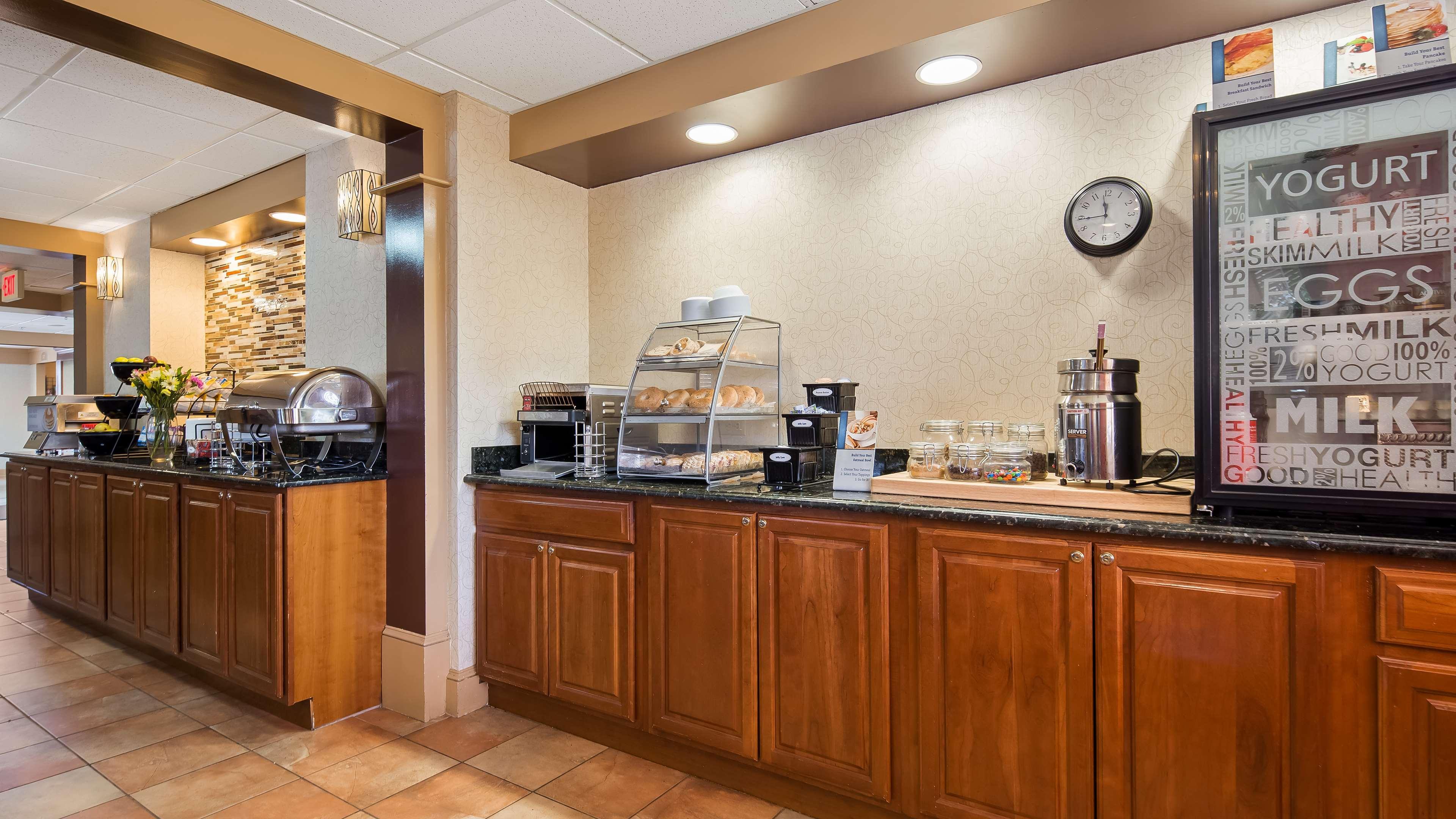 Best Western Plus The Inn At Sharon/Foxboro Exterior photo